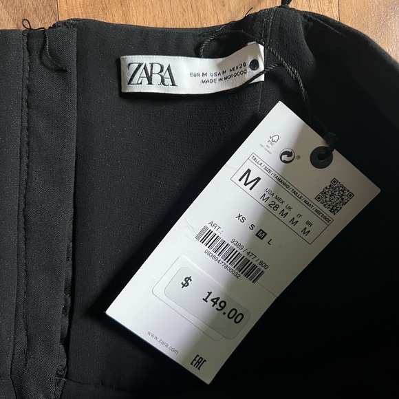 Strapless Black Dress with Sculptural Front - Picture 5 of 5